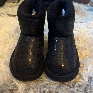 ‼️SOLD‼️ Toddler black sparkle Uggs gently used (worn 2-3x)